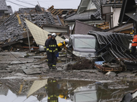 Hoạt động cứu trợ động đất ở Nhật Bản được đẩy mạnh bất chấp hàng loạt khó khăn