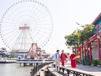 Localities, travel companies offer products, services to attract tourists during Tet