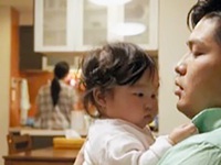 Nhật Bản khuyến khích chế độ nghỉ sinh con cho nam giới