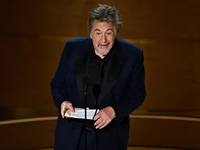 'Bố già' Al Pacino 'đãng trí' khi công bố giải Phim hay nhất Oscar 2024