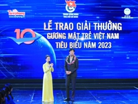 Rapper Đen được vinh danh Gương mặt trẻ Việt Nam tiêu biểu 2023