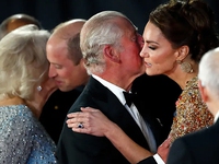 Vua Charles khen công nương Kate Middleton dũng cảm trong cuộc chiến với ung thư
