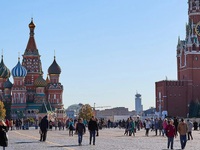 Người nước ngoài chỉ được ký hợp đồng lao động 2 năm tại Nga