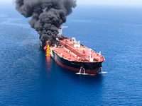 Houthi tấn công 2 tàu chiến Mỹ trên Biển Đỏ