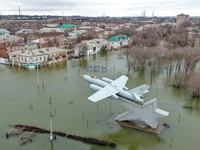 Nga, Kazakhstan sơ tán hơn 100.000 người trong trận lũ lụt tồi tệ nhất nhiều thập kỷ