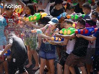 Những trận chiến nước trên đường phố Thái Lan trong dịp Tết Songkran