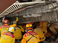 Đài Loan (Trung Quốc) tìm kiếm cư dân mắc kẹt sau trận động đất