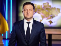 Tổng thống Ukraine Volodymyr Zelensky là lãnh đạo được yêu mến nhất châu Âu