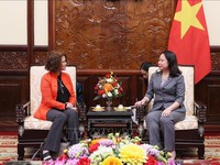 Acting President hosts WB Country Director