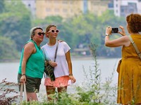 Vietnam posts 271.4 trillion VND in four-month tourism revenue