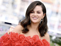 Selena Gomez nổi bật trên thảm đỏ LHP Cannes 2024