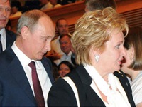 Vợ chồng Tổng thống Nga bất ngờ ly hôn