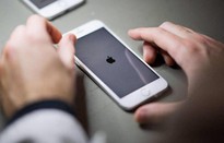 Cảnh báo: Người dùng iPhone có thể bị theo dõi qua camera và microphone
