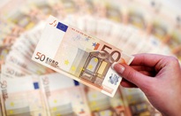 Đồng USD mạnh đẩy Euro xuống mức thấp nhất 5 tháng