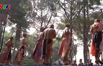Độc đáo đi cà kheo trong lễ hội cộng đồng Tây Nguyên