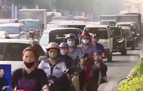Cửa ngõ phía Tây TP Hồ Chí Minh tấp nập người dân về quê nghỉ lễ