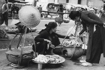 Exhibition features Hanoi’s street vendors before 1930