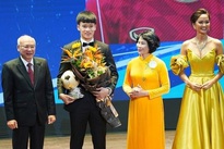 Nguyen Hoang Duc wins Vietnamese Golden Ball Award 2021