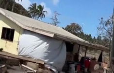 Cận cảnh Tonga tan hoang sau vụ núi lửa phun trào