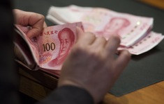 Người dân Trung Quốc đổ tiền vào gửi tiết kiệm