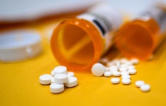 Ba hãng dược phẩm Mỹ thắng trong vụ kiện thuốc opioid ở Tây Virginia trị giá 2,5 tỷ USD