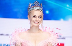 Hoa hậu Thế giới 2021 xuất hiện ngọt ngào tại Quy Nhơn