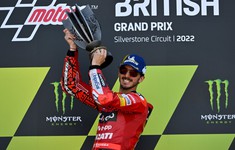MotoGP 2022: Francesco Bagnaia giành chiến thắng tại GP Anh