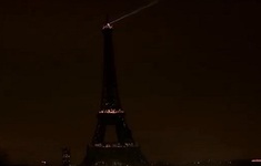 "Kinh đô ánh sáng" Paris quyết định giảm thời gian lên đèn