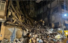 Động đất tại Thổ Nhĩ Kỳ: Hơn 2.300 người thiệt mạng, nhiều nước cam kết hỗ trợ khẩn cấp