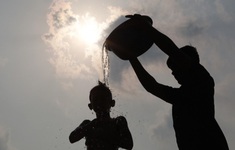 Bangladesh đóng cửa trường học do nắng nóng