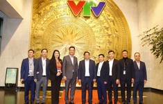 Thủ tướng thăm, kiểm tra việc ứng trực ngày 30 Tết tại Đài Truyền hình Việt Nam