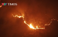 Hàng trăm người nỗ lực xuyên đêm dập tắt đám cháy tại Nghệ An