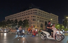 TP Hồ Chí Minh: Biển quảng cáo, đèn trang trí lớn tắt sau 22 giờ để tiết kiệm điện