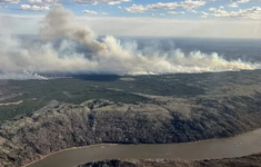 Canada ban bố lệnh sơ tán do cháy rừng tại thị trấn dầu mỏ Fort McMurray