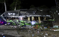 Tai nạn xe bus chở học sinh ở Indonesia, 11 người thiệt mạng