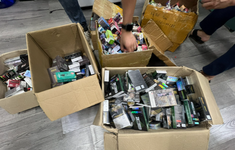 Thu giữ lô hàng hơn 500 sản phẩm thuốc lá điện tử
