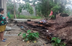 Gần 100 ngôi nhà tại Yên Bái hư hỏng, tốc mái do mưa lớn
