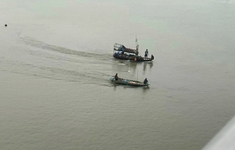 Tìm kiếm 2 nữ sinh mất tích nghi nhảy cầu ở Bắc Ninh