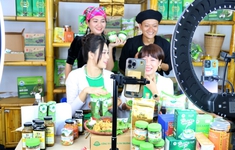Livestream bán hàng - "lối ra" tiềm năng cho nông sản Việt