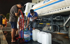 Hà Nội yêu cầu chuẩn bị xe bồn cung cấp nước sạch cho người dân