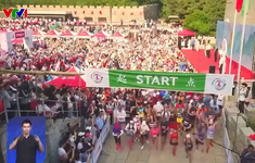 800 người chạy marathon trên Vạn lý trường thành
