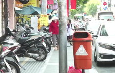 Bất hợp lý kẻ vạch phân chia vỉa hè ở TP Hồ Chí Minh
