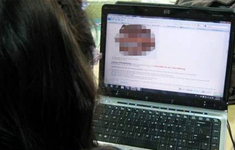 Người đàn ông bị tống tiền khi hẹn hò online, chat sex qua mạng