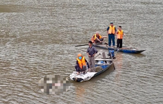 Tìm thấy thi thể nam sinh lớp 7 bị đuối nước trên sông Hồng