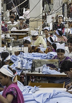 Sự thật đằng sau những bộ quần áo giá rẻ tại Bangladesh