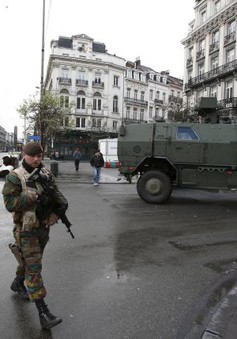 Nhiều nước châu Âu nâng mức báo động an ninh sau khủng bố ở Paris