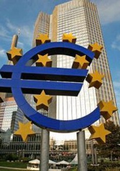 ECB sẵn sàng tăng tốc độ bơm tiền ra thị trường