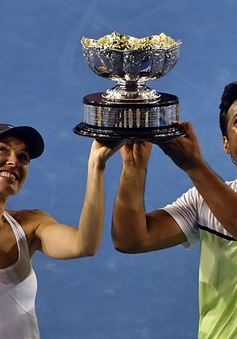 Martina Hingis tái xuất với chức vô địch Úc mở rộng 2015