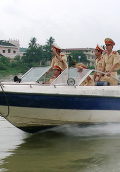 Thừa Thiên-Huế siết chặt an toàn giao thông đường thủy