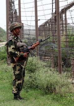 Ấn Độ và Pakistan lại đấu súng ở Kashmir